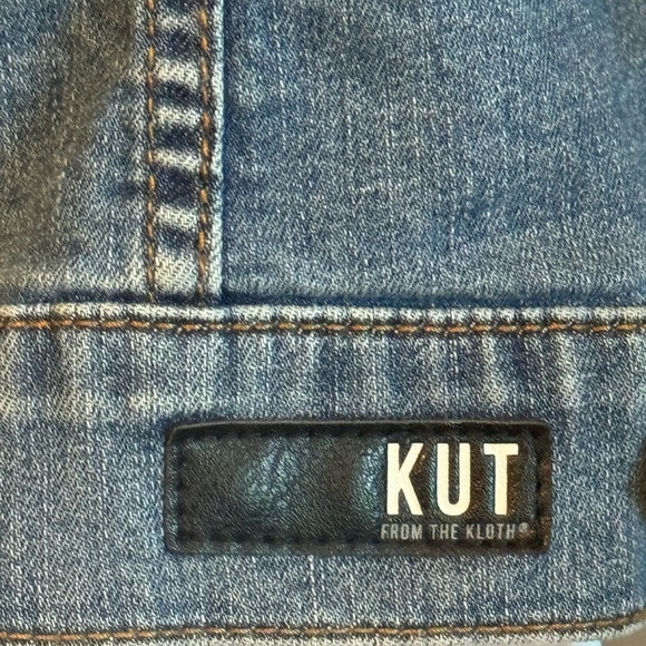 Kut From The Kloth Long Sleeve Cropped Denim Jacket Medium Wash, Size Medium - Picture 5 of 8